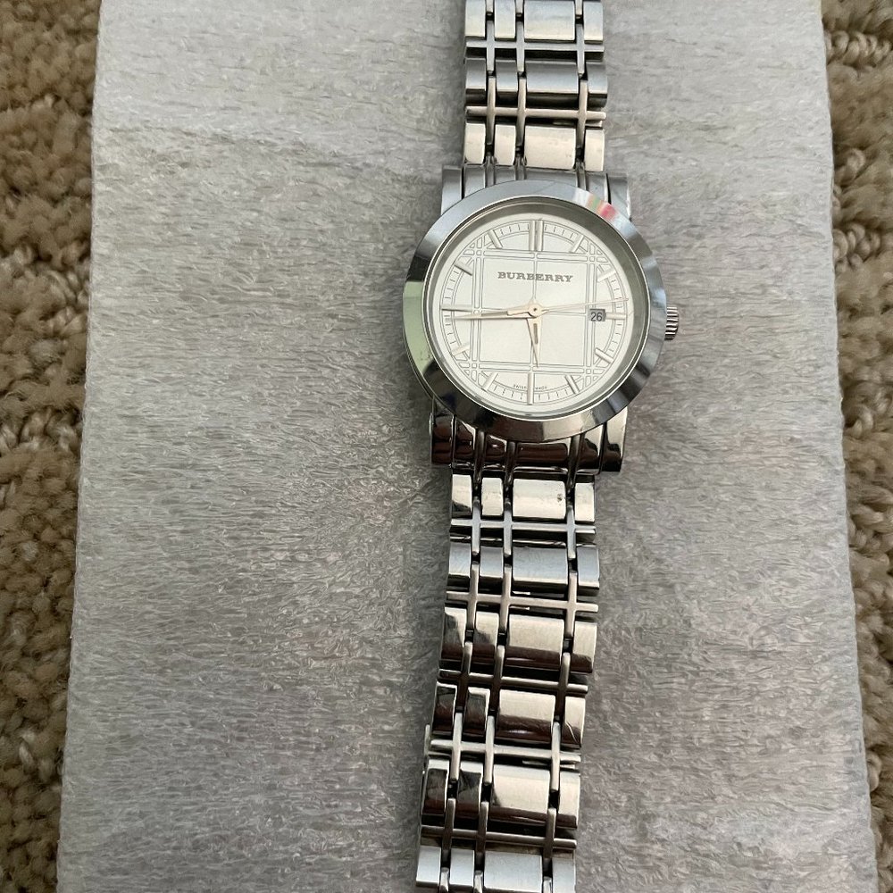 Burberry - The City Silver Dial Stainless Steel Women Watch 26mm